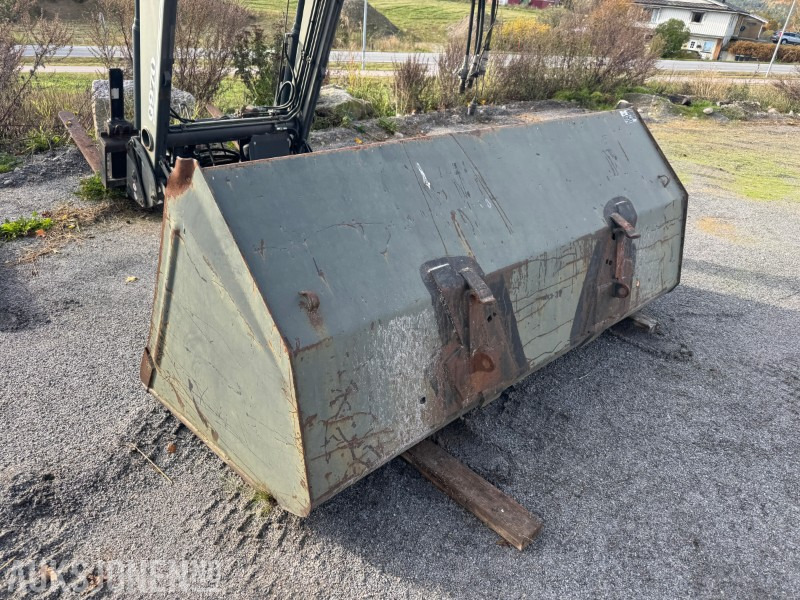 1996 Ålø 240 M 10 Skuffe for traktor - Machine agricole: photos 2 1996 Ålø 240 M 10 Skuffe for traktor - Machine agricole: photos 2