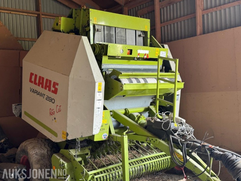 2006 Claas Variant 280 rundballepresse - Machine agricole: photos 2 2006 Claas Variant 280 rundballepresse - Machine agricole: photos 2