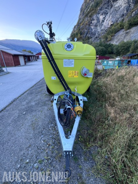 2024 Fliegl Polyline HFW 9000 Gjødselvogn - NY / Ubrukt - 9,5 m3 - Glassfibertank - Machine agricole: photos 5 2024 Fliegl Polyline HFW 9000 Gjødselvogn - NY / Ubrukt - 9,5 m3 - Glassfibertank - Machine agricole: photos 5