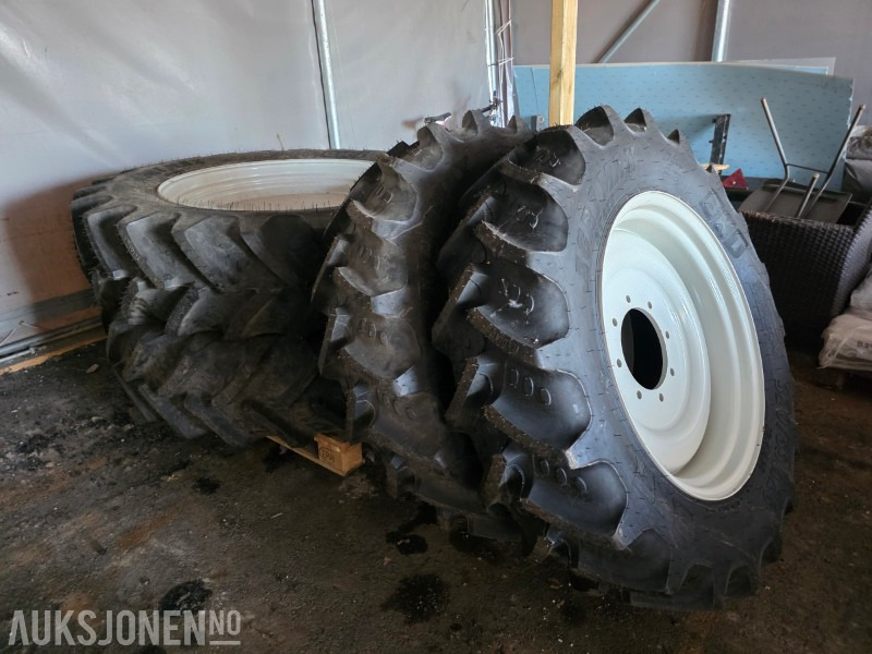 Agrimax traktordekk nye/ubrukt på felg - Machine agricole: photos 1 Agrimax traktordekk nye/ubrukt på felg - Machine agricole: photos 1