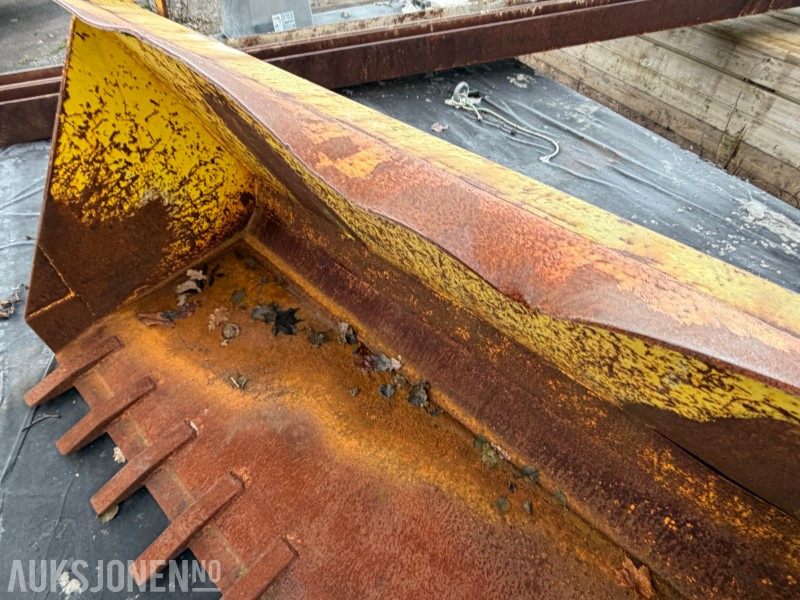 Traktorskuff 162 cm - Machine agricole: photos 5 Traktorskuff 162 cm - Machine agricole: photos 5