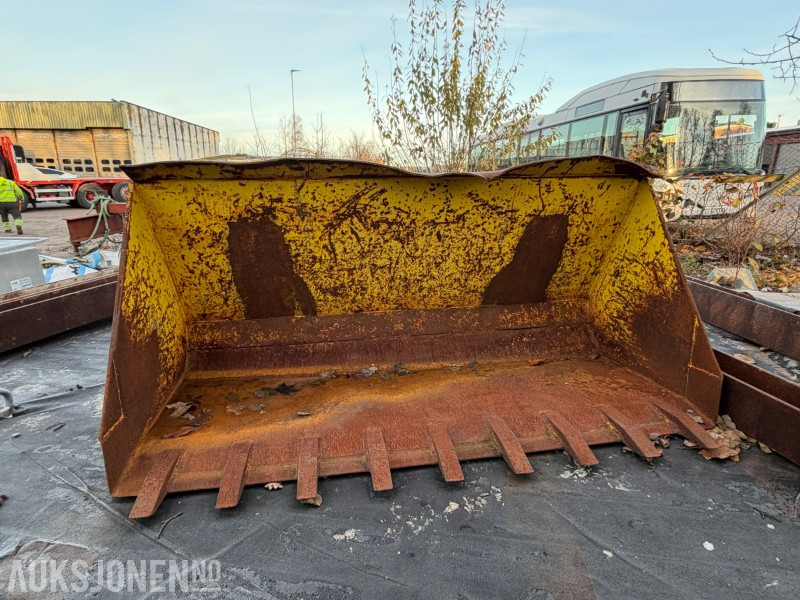 Traktorskuff 162 cm - Machine agricole: photos 2 Traktorskuff 162 cm - Machine agricole: photos 2