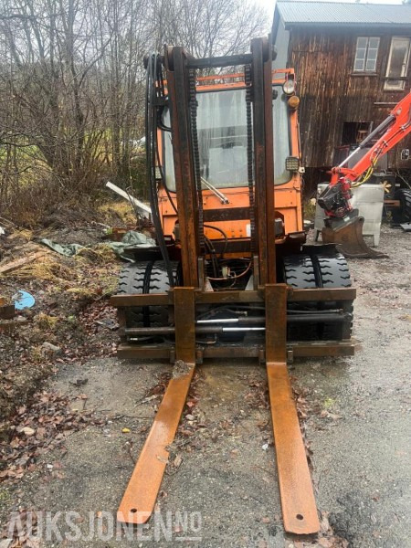 1990 Toyota 02- 3 FD40. Truck med sideforskyvning - MVA-FRI - Matériel de manutention: photos 5 1990 Toyota 02- 3 FD40. Truck med sideforskyvning - MVA-FRI - Matériel de manutention: photos 5