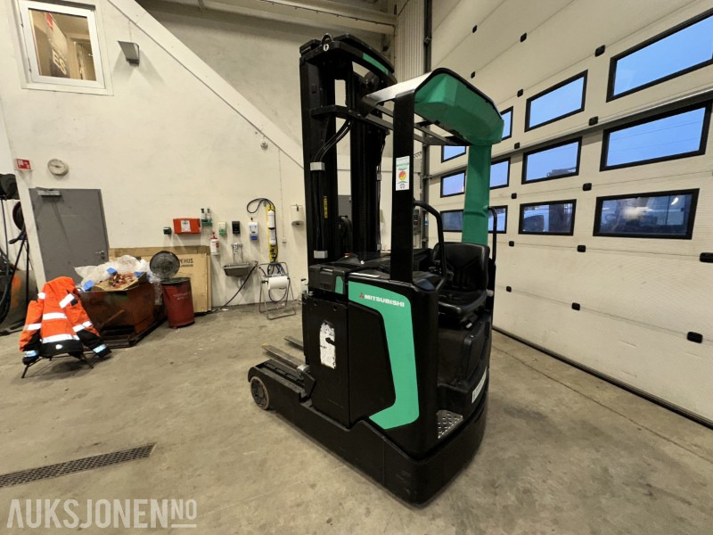 2015 Mitsubishi RB16N2 Elektrisk Reachtruck m/6,3 m løftehøyde/tilt/sideskift/sertifisert, 2301 timer - Matériel de manutention: photos 3 2015 Mitsubishi RB16N2 Elektrisk Reachtruck m/6,3 m løftehøyde/tilt/sideskift/sertifisert, 2301 timer - Matériel de manutention: photos 3