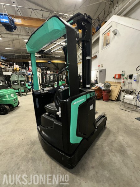 2015 Mitsubishi RB16N2 Elektrisk Reachtruck m/6,3 m løftehøyde/tilt/sideskift/sertifisert, 2301 timer - Matériel de manutention: photos 5 2015 Mitsubishi RB16N2 Elektrisk Reachtruck m/6,3 m løftehøyde/tilt/sideskift/sertifisert, 2301 timer - Matériel de manutention: photos 5