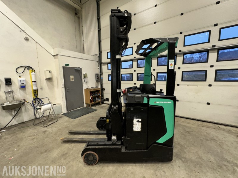 2015 Mitsubishi RB16N2 Elektrisk Reachtruck m/6,3 m løftehøyde/tilt/sideskift/sertifisert, 2301 timer - Matériel de manutention: photos 2 2015 Mitsubishi RB16N2 Elektrisk Reachtruck m/6,3 m løftehøyde/tilt/sideskift/sertifisert, 2301 timer - Matériel de manutention: photos 2