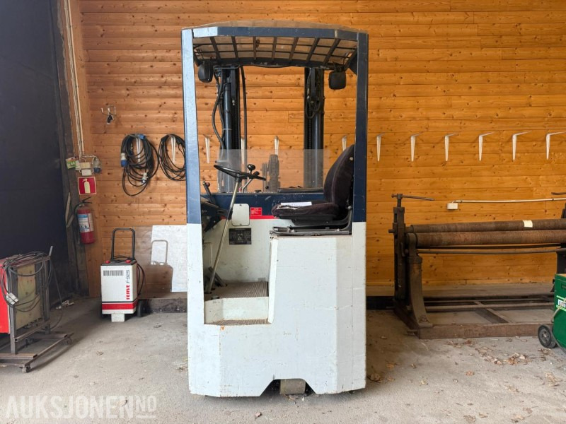 Komatsu skyvemassttruck - Matériel de manutention: photos 1 Komatsu skyvemassttruck - Matériel de manutention: photos 1