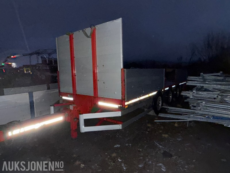 2005 Istrail Trippelkjerre - Planhenger med karmer - Remorque: photos 2 2005 Istrail Trippelkjerre - Planhenger med karmer - Remorque: photos 2