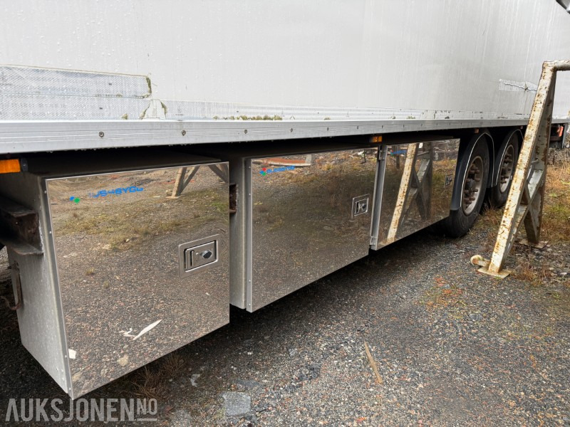 Bussbygg Frysesemi m/ Thermo King kjøleaggregat og Zepro bakløfter — crédit-bail Bussbygg Frysesemi m/ Thermo King kjøleaggregat og Zepro bakløfter: photos 13