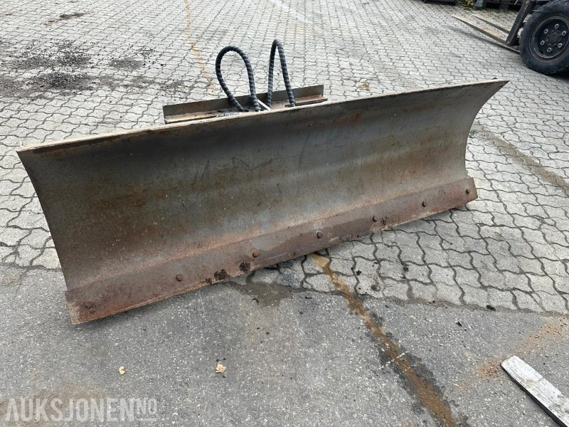 Snøskjær til liten hjullaster Lille BM (Volvo L-30 feste) - Lame à neige: photos 4 Snøskjær til liten hjullaster Lille BM (Volvo L-30 feste) - Lame à neige: photos 4