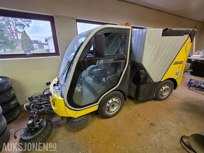2005 Kärcher ICC 2 kompakt gate- og industrifeiemaskin - Véhicule de voirie/ Spécial: photos 1 2005 Kärcher ICC 2 kompakt gate- og industrifeiemaskin - Véhicule de voirie/ Spécial: photos 1