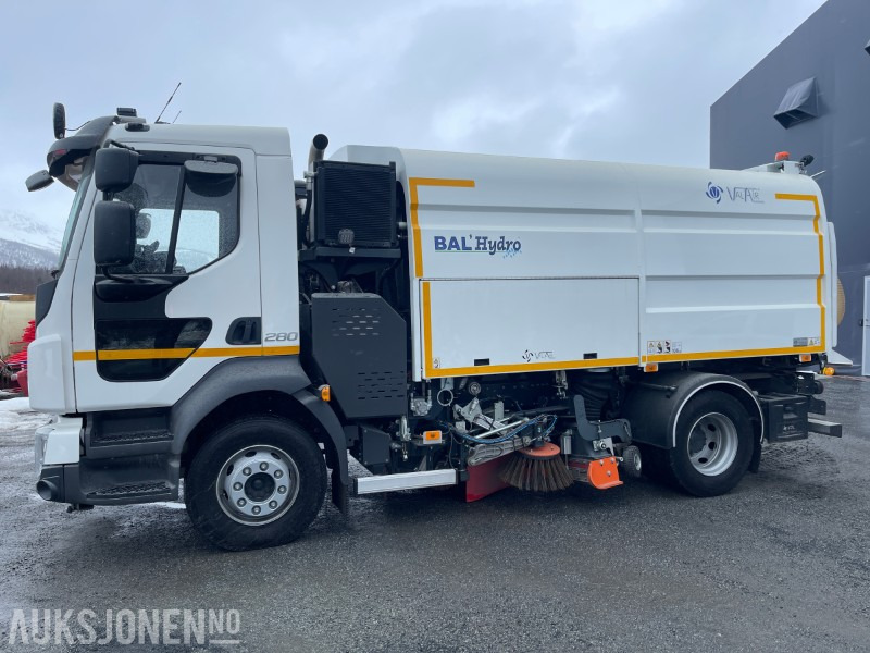 2023 Volvo FL 280 hk * BAL`Hydro Feiebil/Sweeper * Klar for sesongen * 2500 Km * Leveres med ny Eu kontroll * - Véhicule de voirie/ Spécial: photos 2 2023 Volvo FL 280 hk * BAL`Hydro Feiebil/Sweeper * Klar for sesongen * 2500 Km * Leveres med ny Eu kontroll * - Véhicule de voirie/ Spécial: photos 2