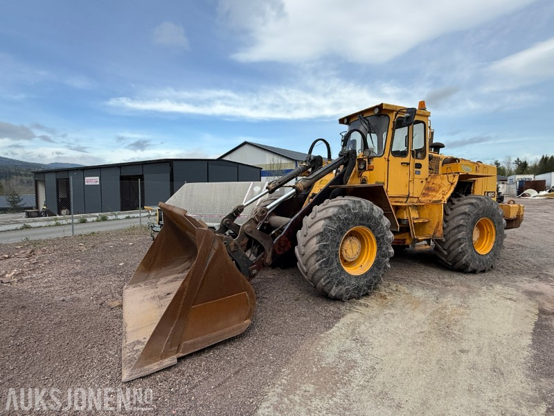 Volvo L120 Hjullaster - 4x4 - Gjerstad 2900L skuff - Nylig byttet dekk - Vekt montert - Chargeuse sur pneus: photos 1 Volvo L120 Hjullaster - 4x4 - Gjerstad 2900L skuff - Nylig byttet dekk - Vekt montert - Chargeuse sur pneus: photos 1