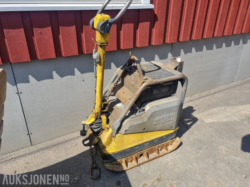 Wacker Neuson DPU 65/55 vibroplate - Compacteur: photos 1 Wacker Neuson DPU 65/55 vibroplate - Compacteur: photos 1