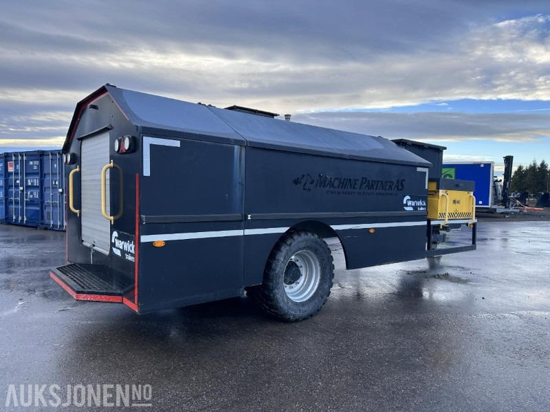 Warwick 6m³ Dieselvogn med 1m³ AdBlue tank - L'équipement de construction: photos 3 Warwick 6m³ Dieselvogn med 1m³ AdBlue tank - L'équipement de construction: photos 3