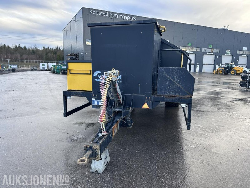 Warwick 6m³ Dieselvogn med 1m³ AdBlue tank - L'équipement de construction: photos 5 Warwick 6m³ Dieselvogn med 1m³ AdBlue tank - L'équipement de construction: photos 5