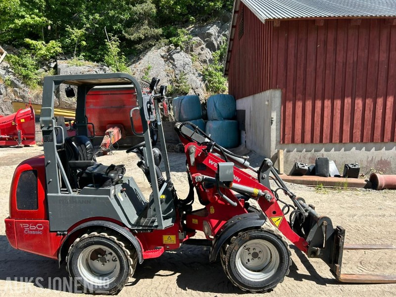Weidemann 1260 CLASSIC HJULLASTER-PALLEGAFFEL-SKUFFE - Chargeuse sur pneus: photos 4 Weidemann 1260 CLASSIC HJULLASTER-PALLEGAFFEL-SKUFFE - Chargeuse sur pneus: photos 4