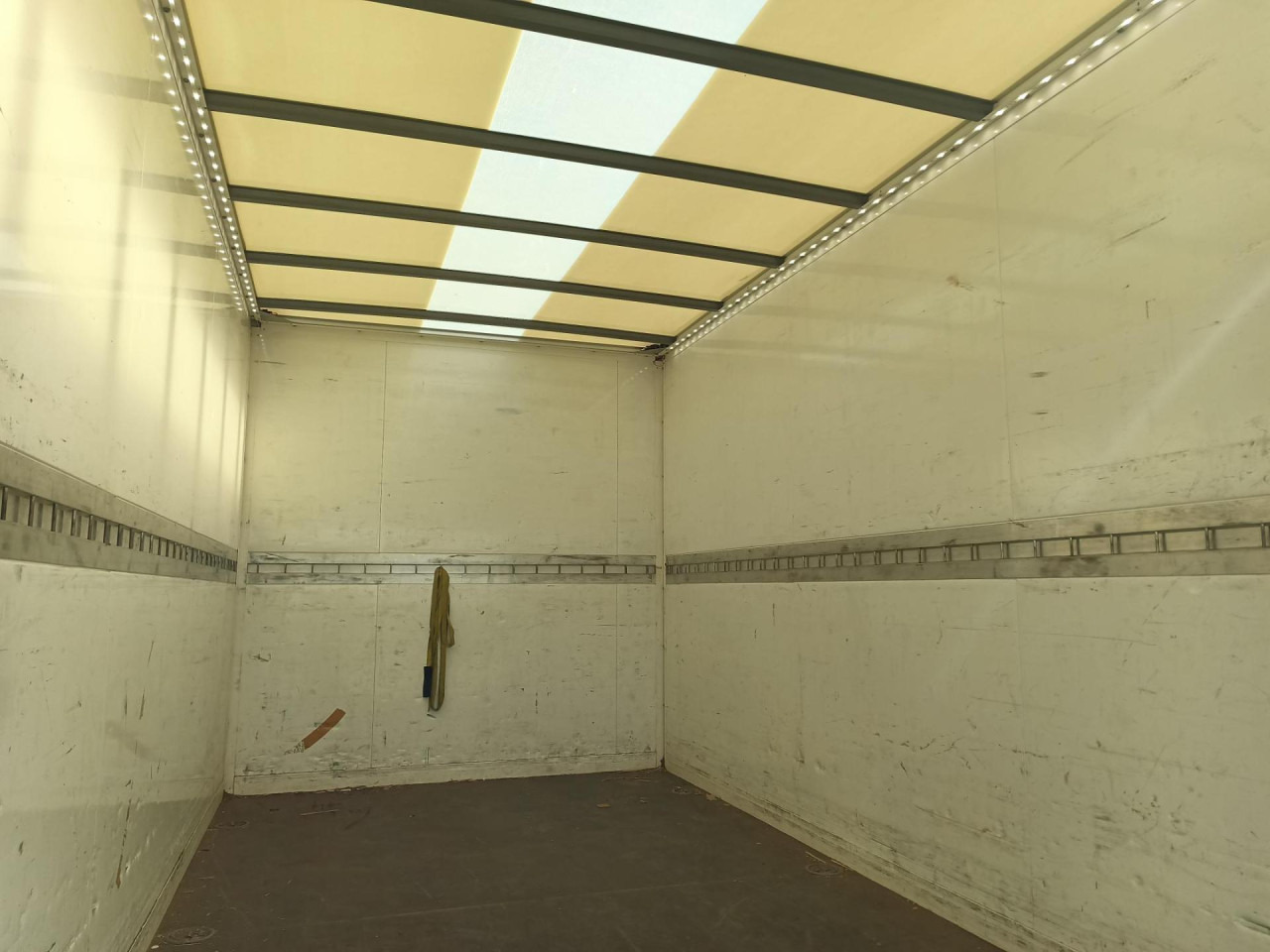 IVECO Daily 35S16A8 - Fourgon grand volume: photos 2 IVECO Daily 35S16A8 - Fourgon grand volume: photos 2