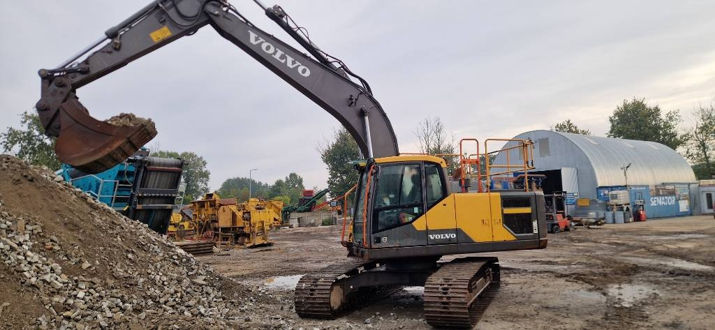 Volvo EC 220EL - Pelle sur chenille: photos 1 Volvo EC 220EL - Pelle sur chenille: photos 1