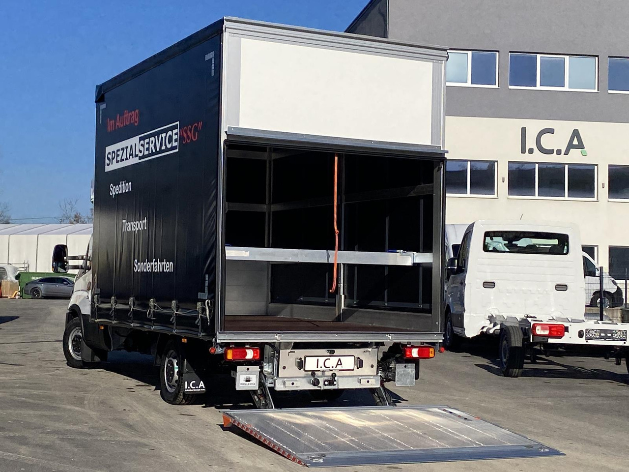 Utilitaire rideaux coulissants (PLSC) neuf IVECO DAILY 35S18HP  D30C | PRITSCHE PLANE + SCHLAFKABINE + LADERAMPE: photos 18