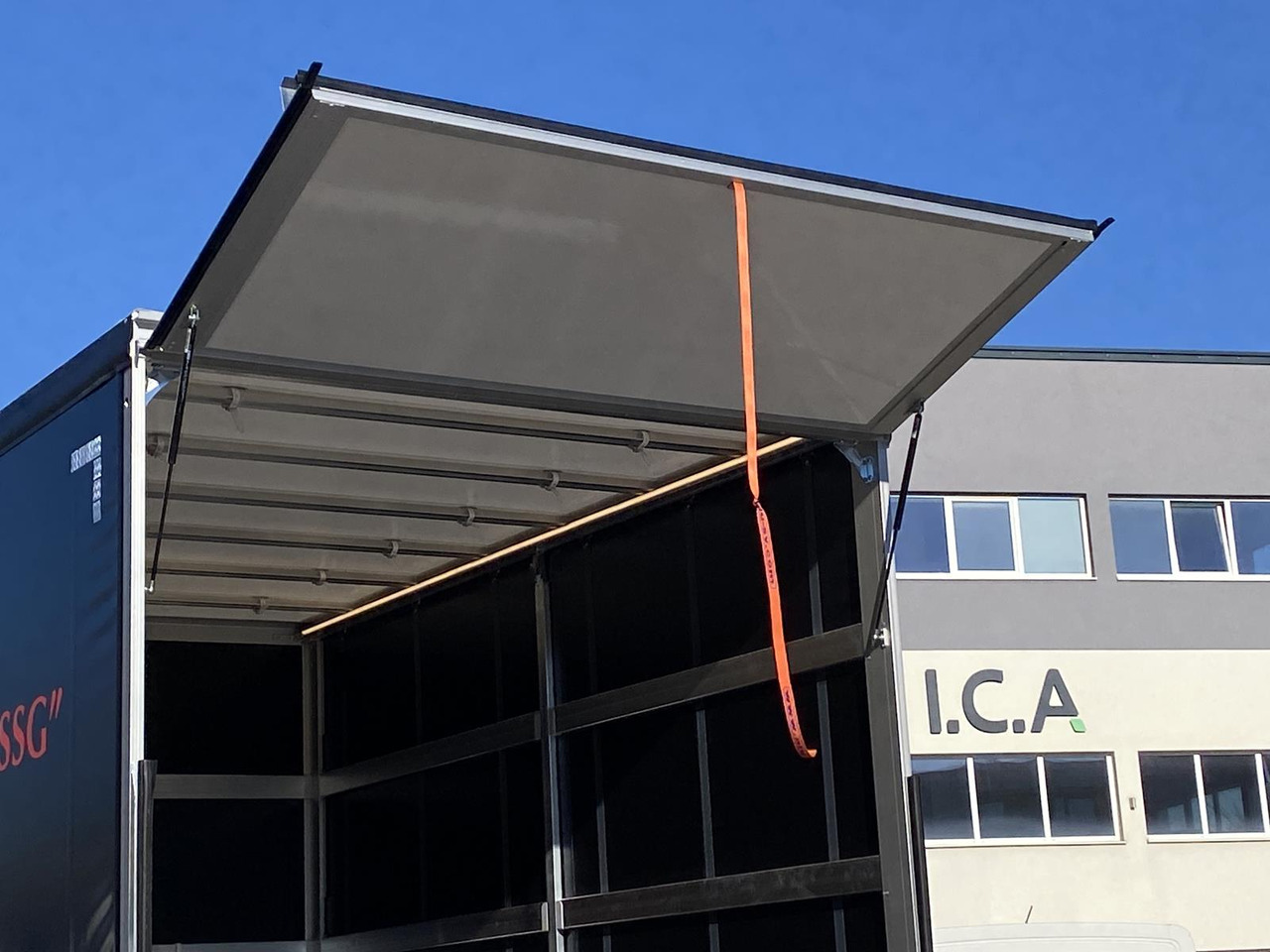 Utilitaire rideaux coulissants (PLSC) neuf IVECO DAILY 35S18HP  D30C | PRITSCHE PLANE + SCHLAFKABINE + LADERAMPE: photos 14