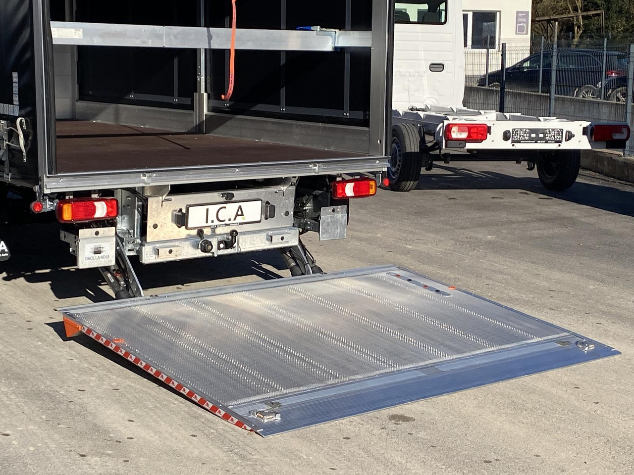 Utilitaire rideaux coulissants (PLSC) neuf IVECO DAILY 35S18HP  D30C | PRITSCHE PLANE + SCHLAFKABINE + LADERAMPE: photos 17