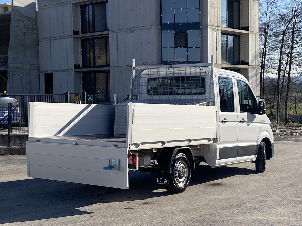 MAN TGE 3.180 DOKA 1+6 3640MM | OFFENE PRITSCHE + ALU KOFFER AUF DER PRITSCHE - Utilitaire plateau: photos 1 MAN TGE 3.180 DOKA 1+6 3640MM | OFFENE PRITSCHE + ALU KOFFER AUF DER PRITSCHE - Utilitaire plateau: photos 1
