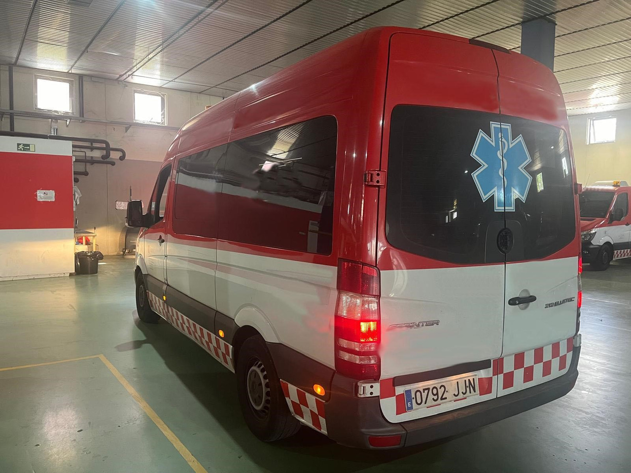 MERCEDES BENZ AMBULANCE FOR DYSABLED PEOPLE Sprinter 313 CDI(15 units) - Ambulance: photos 2 MERCEDES BENZ AMBULANCE FOR DYSABLED PEOPLE Sprinter 313 CDI(15 units) - Ambulance: photos 2