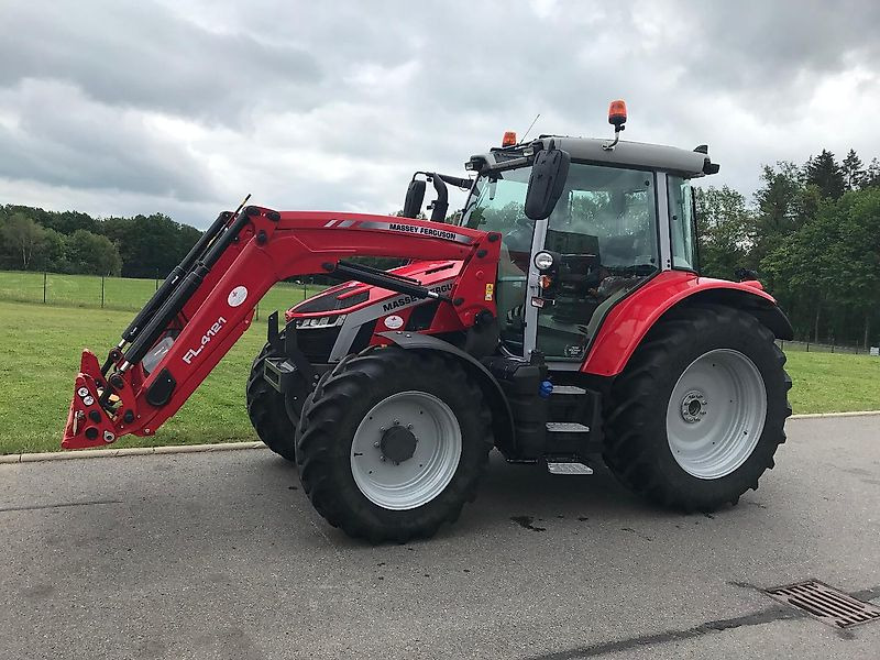 Massey Ferguson MF 5S.145 Dyna-6 "Efficient" - Tracteur agricole: photos 2 Massey Ferguson MF 5S.145 Dyna-6 "Efficient" - Tracteur agricole: photos 2