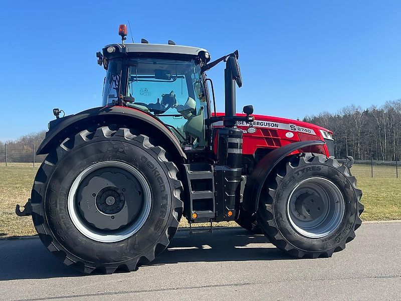 Massey Ferguson MF 8740 S "Exclusive Ausstattung" - Tracteur agricole: photos 3 Massey Ferguson MF 8740 S "Exclusive Ausstattung" - Tracteur agricole: photos 3