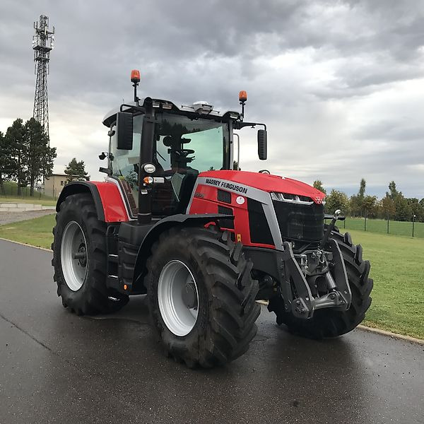 Massey Ferguson MF 8S.305 Exclusive - Tracteur agricole: photos 2 Massey Ferguson MF 8S.305 Exclusive - Tracteur agricole: photos 2