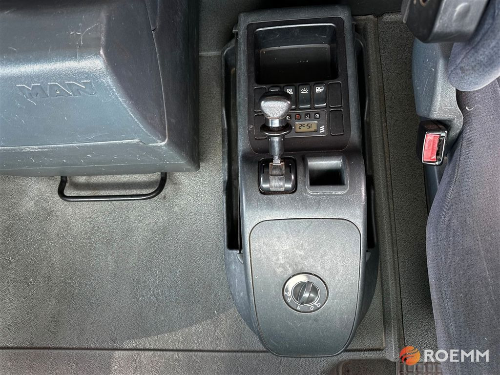 Tracteur routier MAN TGA 18.400 BLS * TOP Zustand * MAN TGA 18.400 BLS * TOP Zustand *: photos 16 Tracteur routier MAN TGA 18.400 BLS * TOP Zustand * MAN TGA 18.400 BLS * TOP Zustand *: photos 16