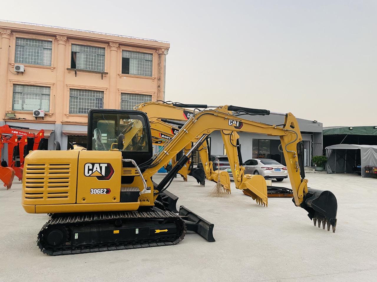 Caterpillar 306 Used Excavator 306E 306E2 6 Ton Mini Excavator Doosan DH55 DH60 DX60 Hyundai 60 High Quality Excavators on Sale - Mini pelle: photos 5 Caterpillar 306 Used Excavator 306E 306E2 6 Ton Mini Excavator Doosan DH55 DH60 DX60 Hyundai 60 High Quality Excavators on Sale - Mini pelle: photos 5