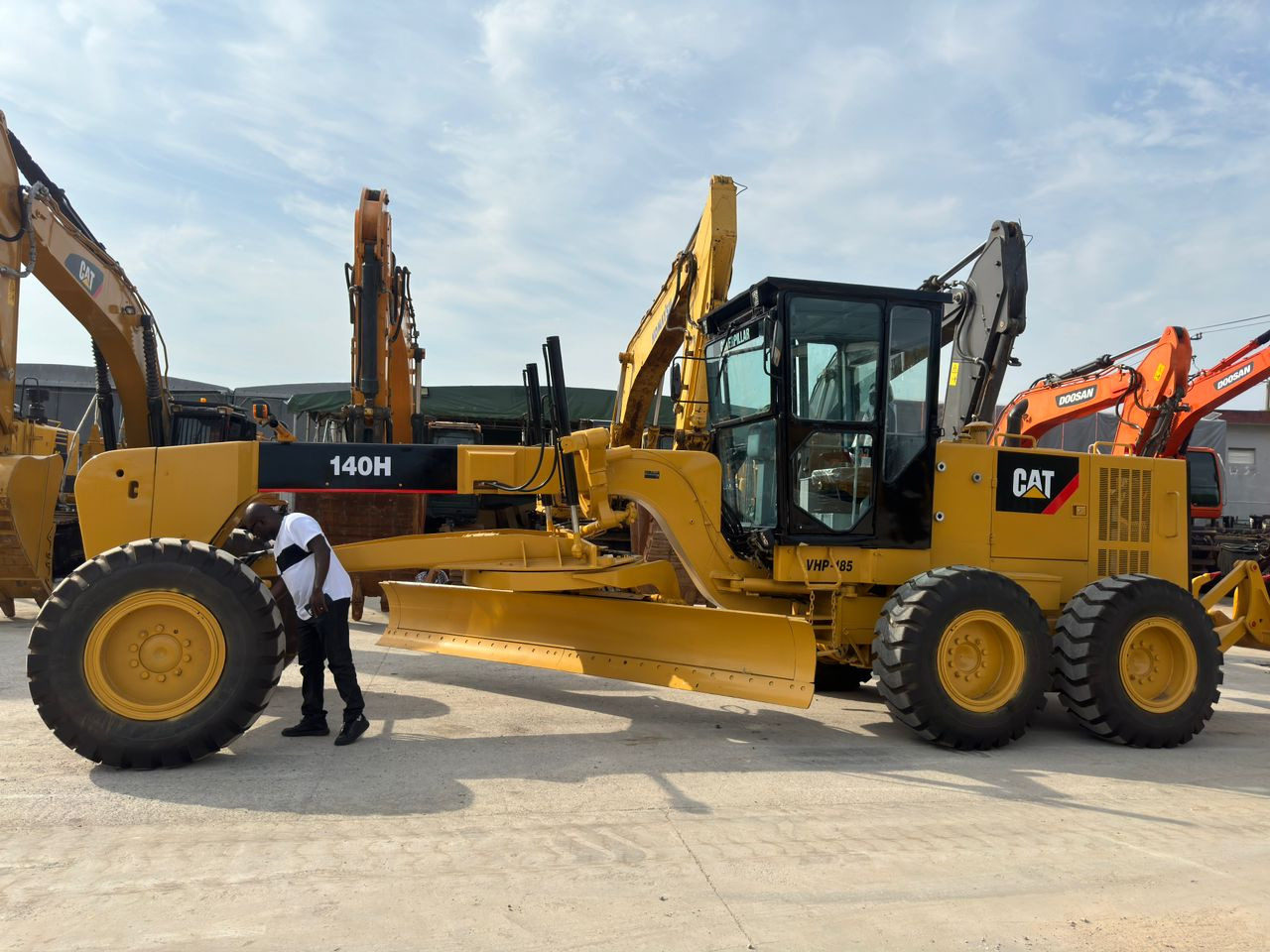 Caterpillar CAT 140H 140K Used Grader Secondhand Motor Grader with Excellent Quality for Sale - Niveleuse: photos 3 Caterpillar CAT 140H 140K Used Grader Secondhand Motor Grader with Excellent Quality for Sale - Niveleuse: photos 3
