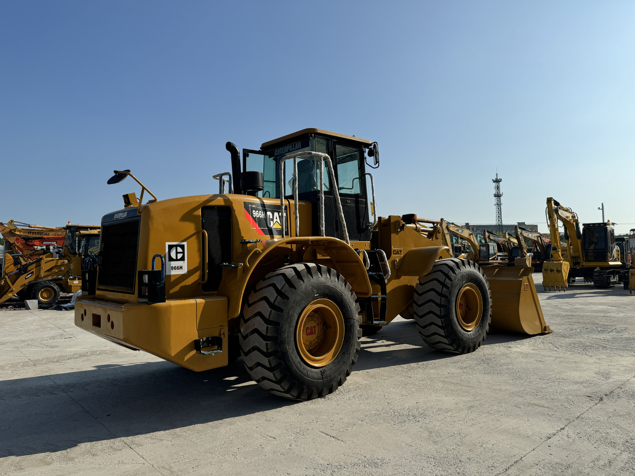 Caterpillar CAT 966 966H 966F 966G 6 Ton Wheel Loader and Similar Used Loaders 5 ton 6 Ton Are in Stock - Chargeuse sur pneus: photos 3 Caterpillar CAT 966 966H 966F 966G 6 Ton Wheel Loader and Similar Used Loaders 5 ton 6 Ton Are in Stock - Chargeuse sur pneus: photos 3