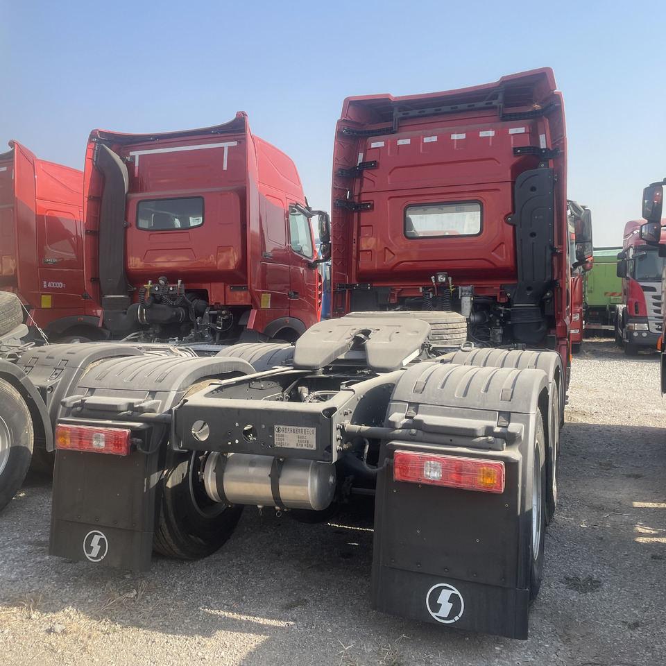 Schacman Slightly Used X3000 X5000 (6*4) Semi Truck head Truck Head Tipper Head - Tracteur routier: photos 5 Schacman Slightly Used X3000 X5000 (6*4) Semi Truck head Truck Head Tipper Head - Tracteur routier: photos 5
