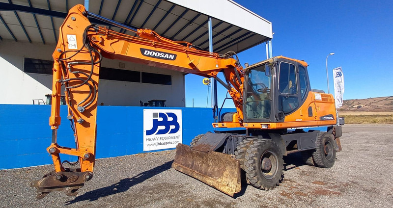 Doosan DX140W-3 *coming soon* - Pelle sur pneus: photos 5 Doosan DX140W-3 *coming soon* - Pelle sur pneus: photos 5