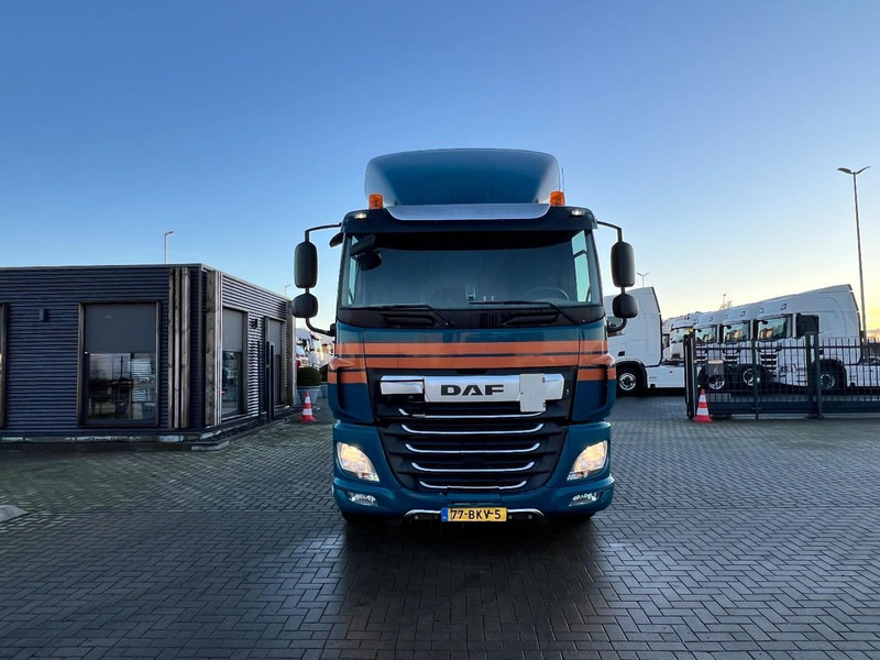 DAF CF85 6x2 containersysteem Only 350.000km / HIAB XR 26S Haakarmsyteem - Camion ampliroll: photos 2 DAF CF85 6x2 containersysteem Only 350.000km / HIAB XR 26S Haakarmsyteem - Camion ampliroll: photos 2