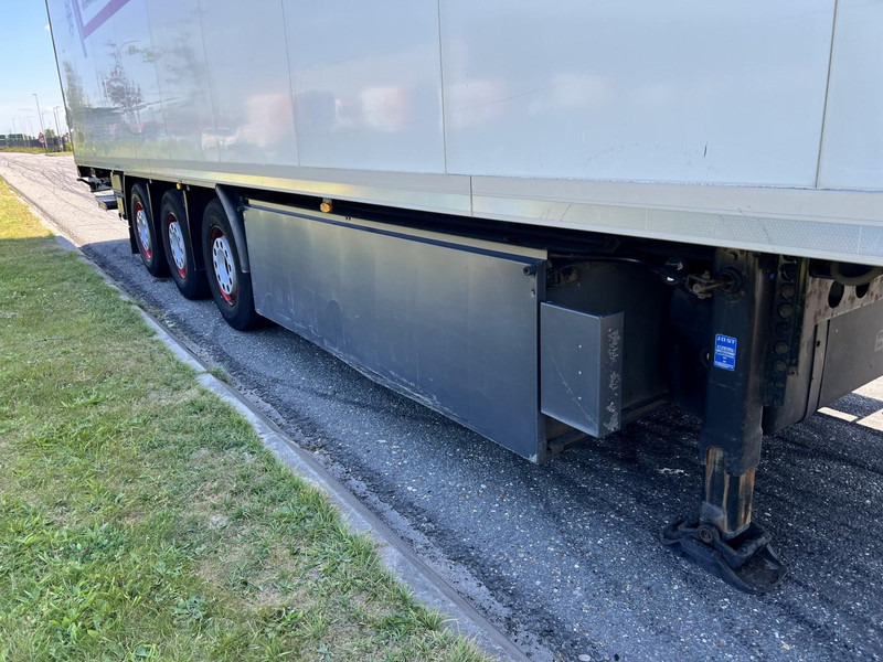 Kögel 3 - assige koeloplegger Carrier vector 1550 - Semi-remorque frigorifique: photos 4 Kögel 3 - assige koeloplegger Carrier vector 1550 - Semi-remorque frigorifique: photos 4