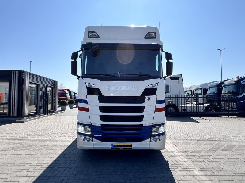 Scania S450 6x2 koelwagen Retarder / Dhollandia / Bloenenmaat - Camion frigorifique: photos 2 Scania S450 6x2 koelwagen Retarder / Dhollandia / Bloenenmaat - Camion frigorifique: photos 2