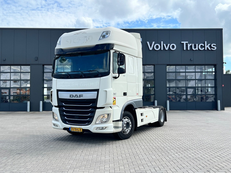 DAF XF 460 4x2 Trekker SSC / 2x Tank / full spoiler - Tracteur routier: photos 2 DAF XF 460 4x2 Trekker SSC / 2x Tank / full spoiler - Tracteur routier: photos 2