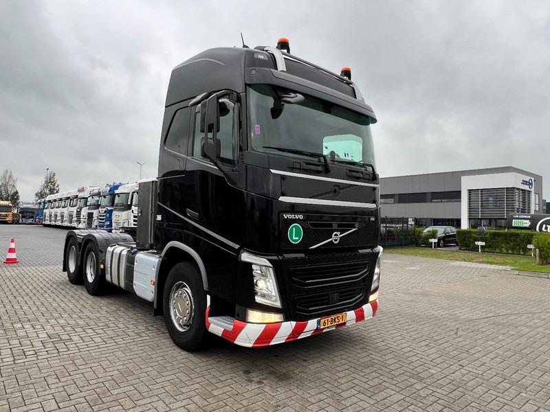 Volvo FH 540 6x4 trekker Globetrotter / 2x Tank / Standclima - Tracteur routier: photos 3 Volvo FH 540 6x4 trekker Globetrotter / 2x Tank / Standclima - Tracteur routier: photos 3