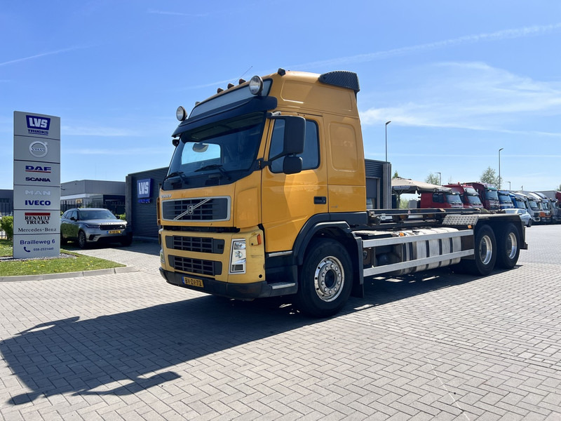 Volvo FM480 6X2 containersysteem Globetrotter / NCH systeem / 10 Tyres - Camion - système de câble: photos 1 Volvo FM480 6X2 containersysteem Globetrotter / NCH systeem / 10 Tyres - Camion - système de câble: photos 1