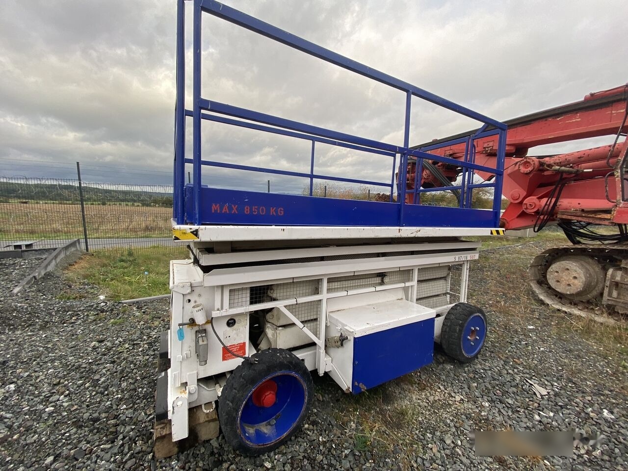 Bluelift NACELA LIFT TKD HL 80 EV / Electrica / 9,7 m / 850 kg - Nacelle ciseaux: photos 3 Bluelift NACELA LIFT TKD HL 80 EV / Electrica / 9,7 m / 850 kg - Nacelle ciseaux: photos 3