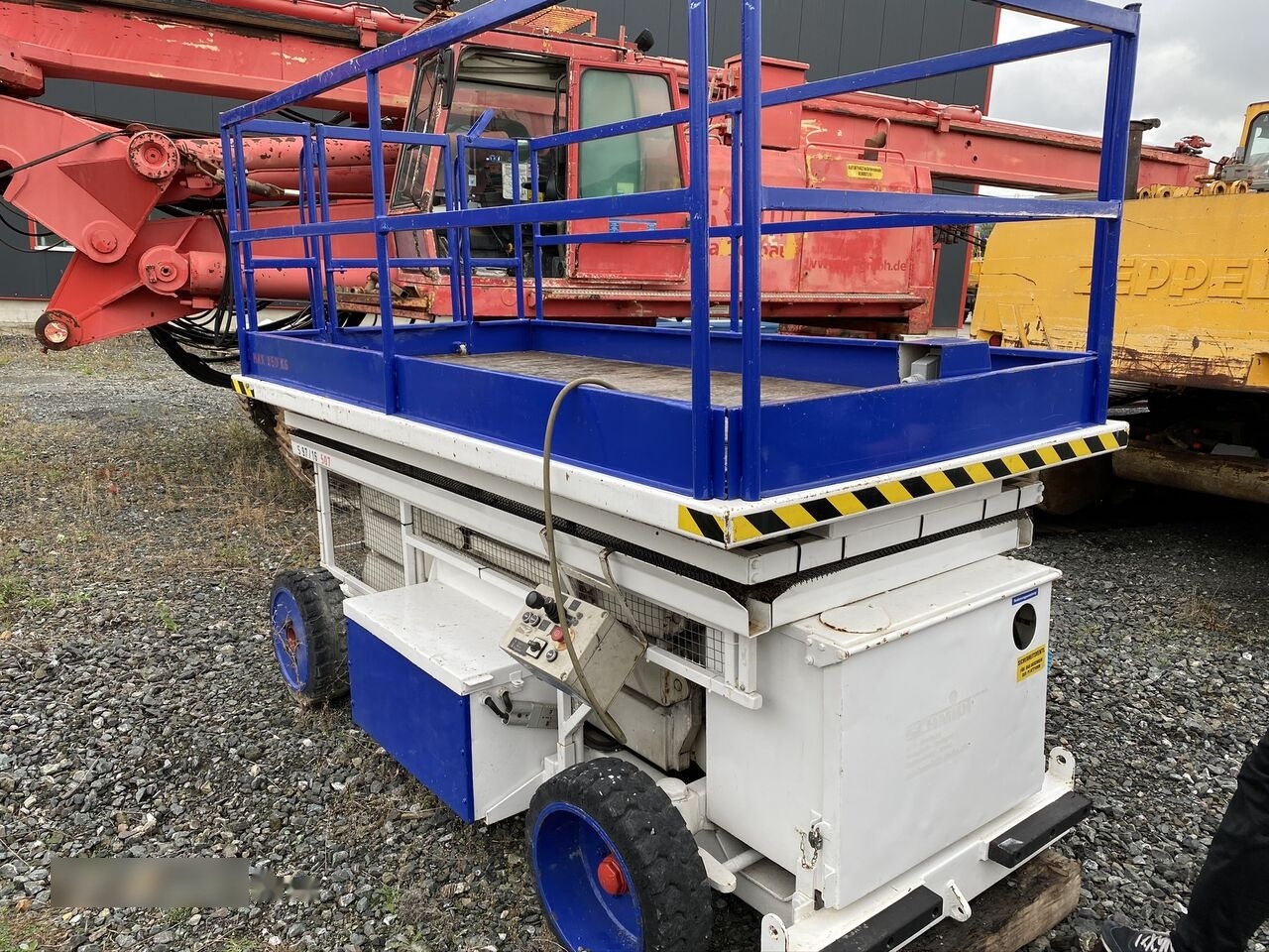 Bluelift NACELA LIFT TKD HL 80 EV / Electrica / 9,7 m / 850 kg - Nacelle ciseaux: photos 1 Bluelift NACELA LIFT TKD HL 80 EV / Electrica / 9,7 m / 850 kg - Nacelle ciseaux: photos 1