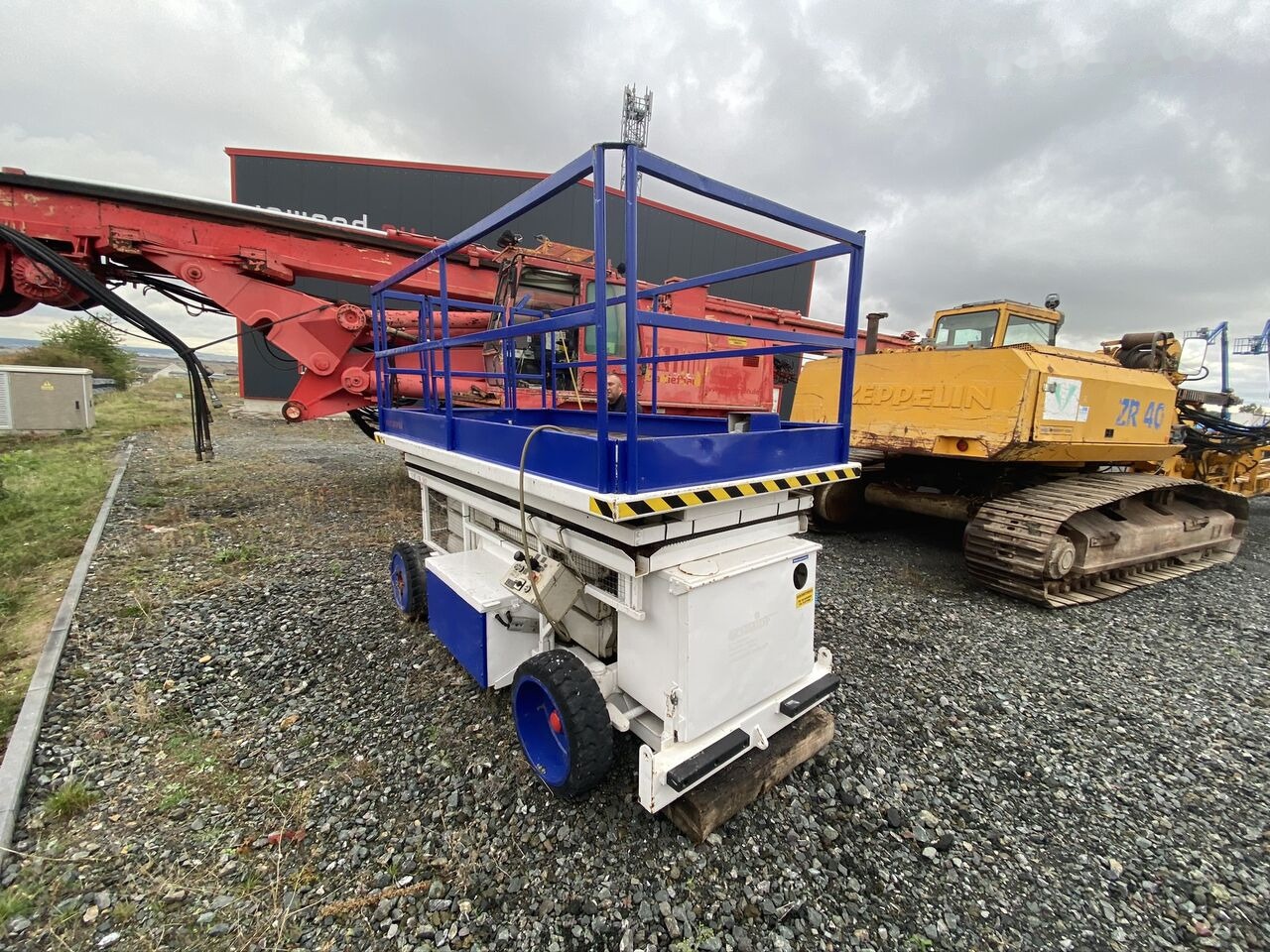 Bluelift NACELA LIFT TKD HL 80 EV / Electrica / 9,7 m / 850 kg - Nacelle ciseaux: photos 2 Bluelift NACELA LIFT TKD HL 80 EV / Electrica / 9,7 m / 850 kg - Nacelle ciseaux: photos 2