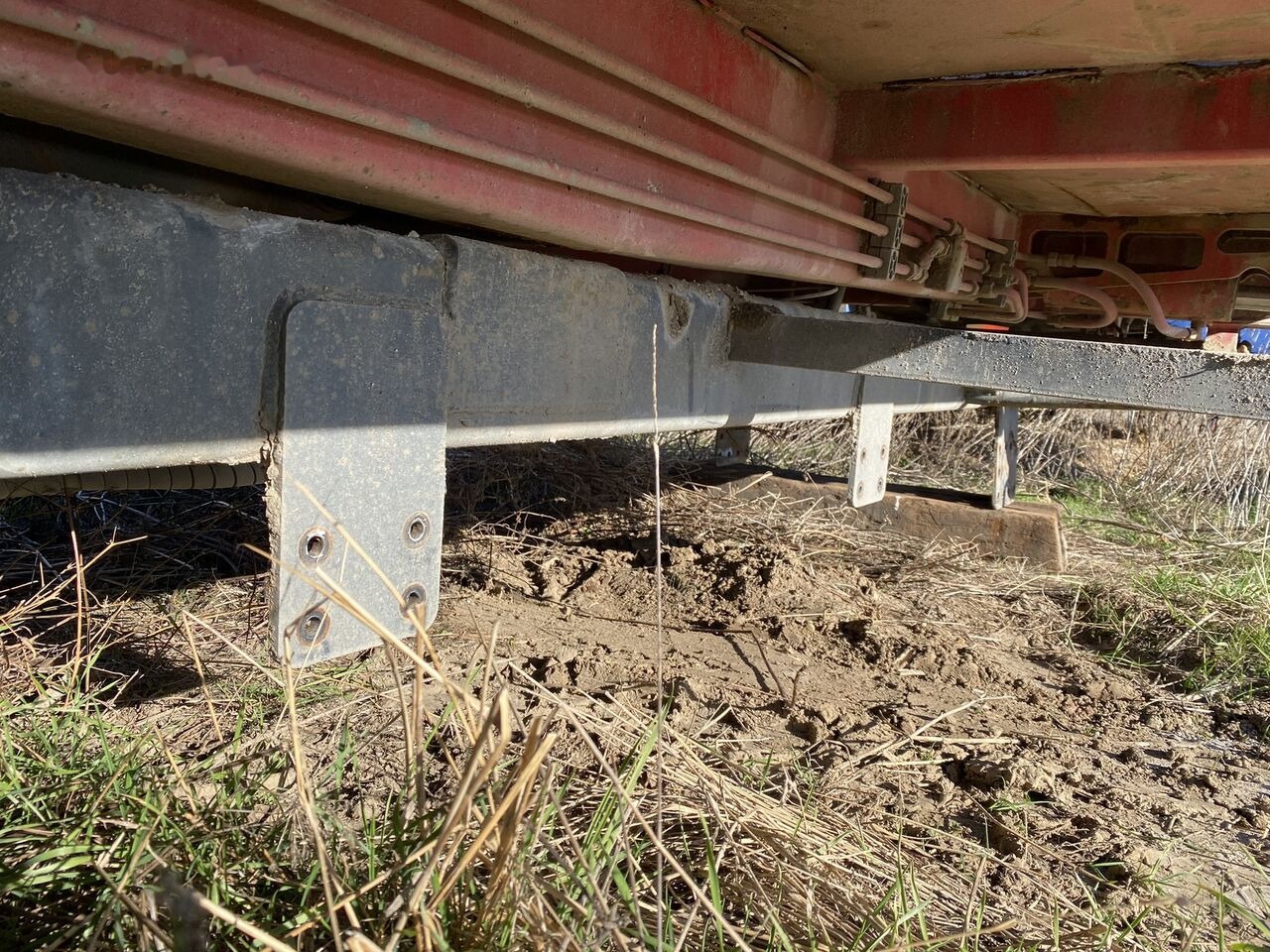 Hyva Bena 6x4 cu semissiu si cilindru : 4,9 m lungime semisasiu pentr - Frame/ Châssis pour Camion: photos 5 Hyva Bena 6x4 cu semissiu si cilindru : 4,9 m lungime semisasiu pentr - Frame/ Châssis pour Camion: photos 5