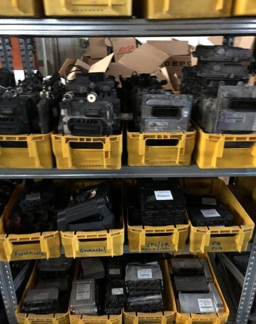 Mercedes-Benz actros MP 2 / MP 3 - Bloc de gestion pour Camion: photos 1 Mercedes-Benz actros MP 2 / MP 3 - Bloc de gestion pour Camion: photos 1