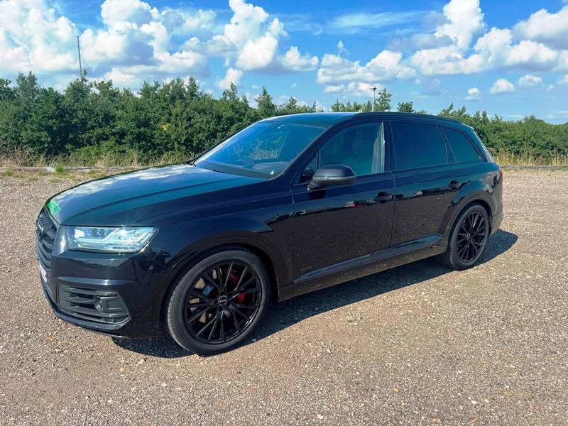 Audi SQ7 Black Edition. panoramo sun roof. . oil heater. head up display. 21" alu weels. night vision. B&O sound system. - SUV: photos 2 Audi SQ7 Black Edition. panoramo sun roof. . oil heater. head up display. 21" alu weels. night vision. B&O sound system. - SUV: photos 2