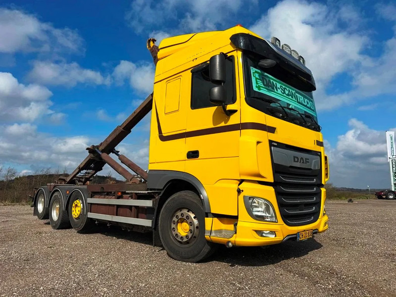 DAF XF 530 Hoglift with knæk arm. - Camion ampliroll: photos 2 DAF XF 530 Hoglift with knæk arm. - Camion ampliroll: photos 2